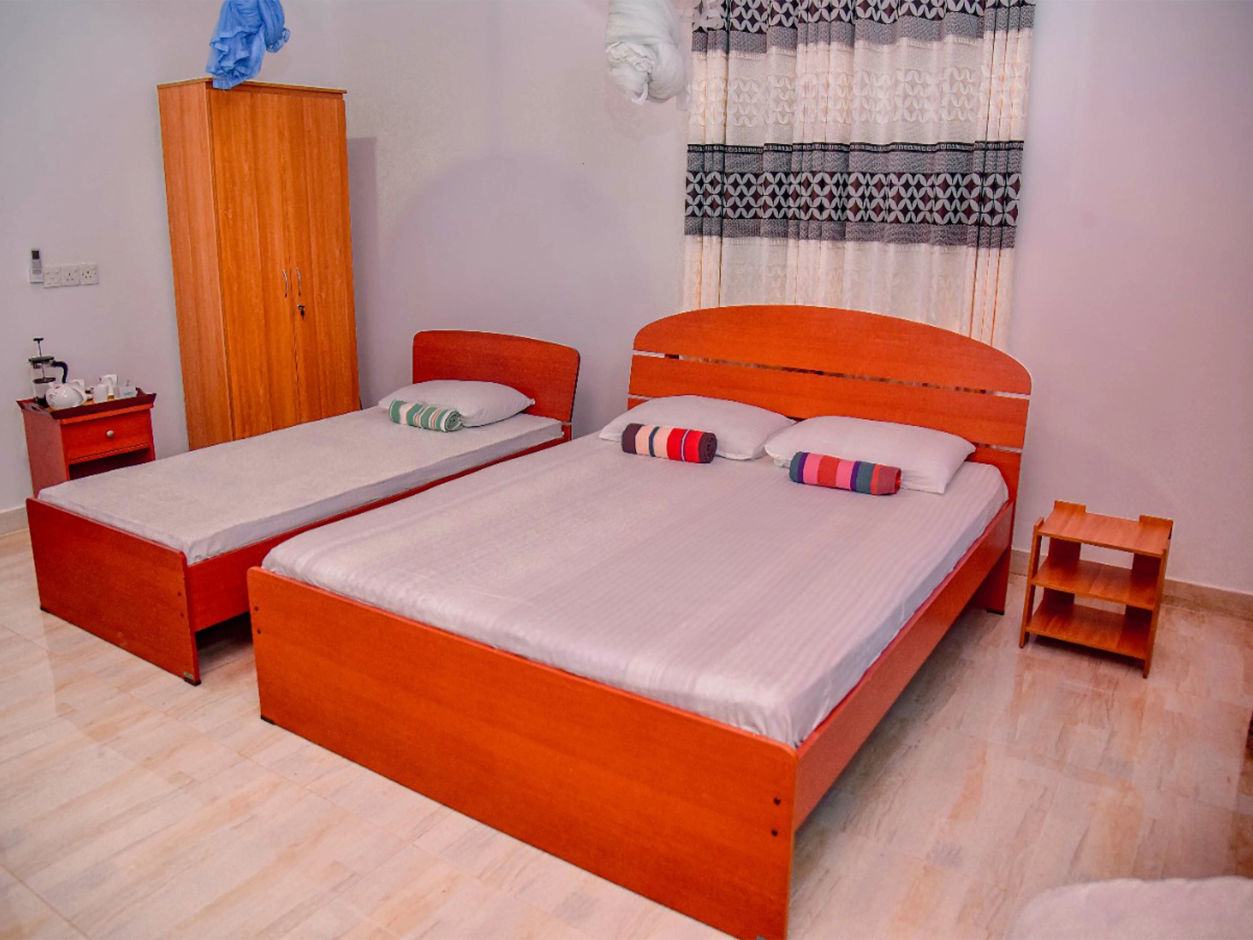 Deluxe-Family-Room-Sinharaja-Tour-Guide