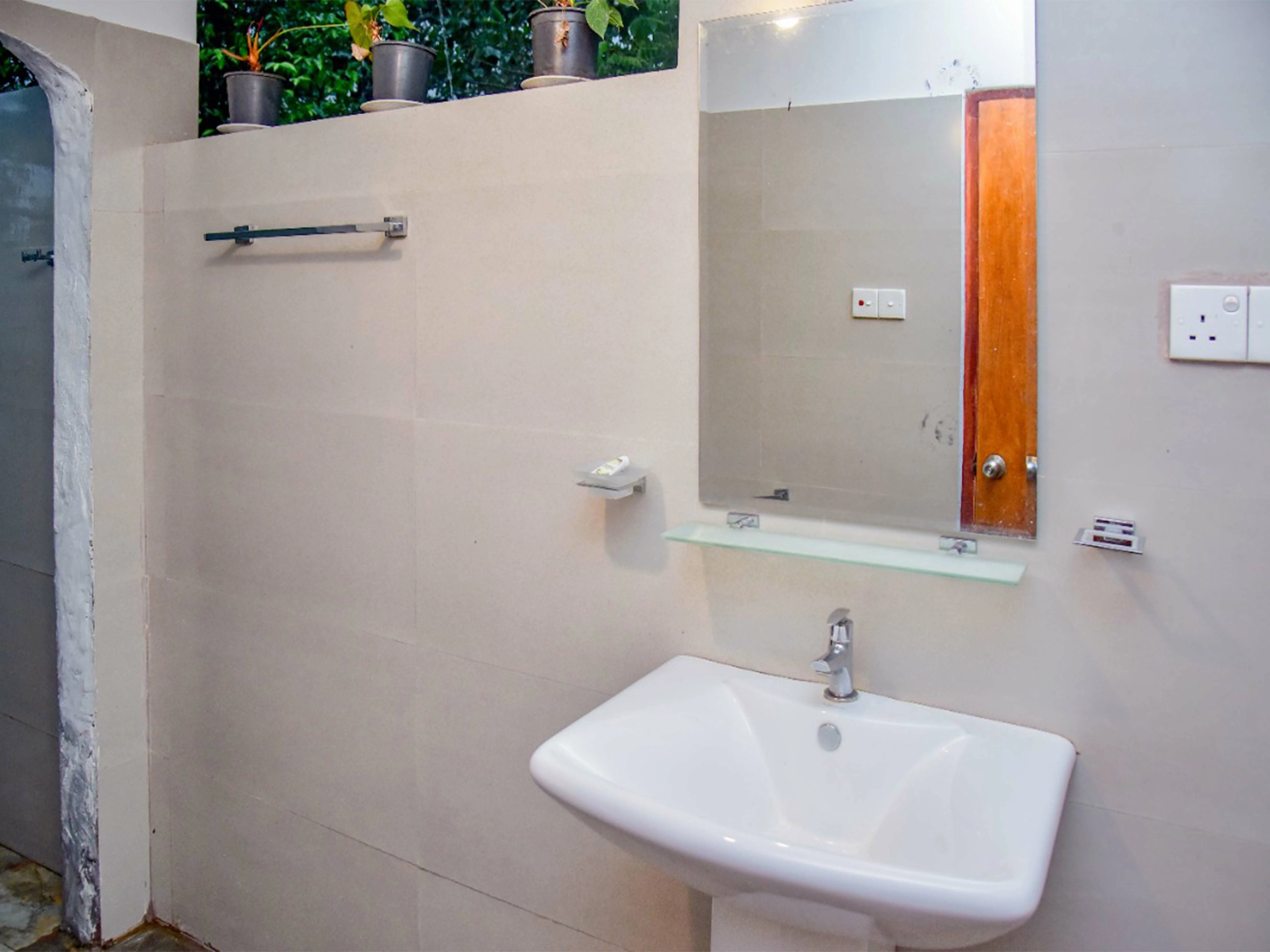 Deluxe-Family-Room-Sinharaja-Tour-Guide