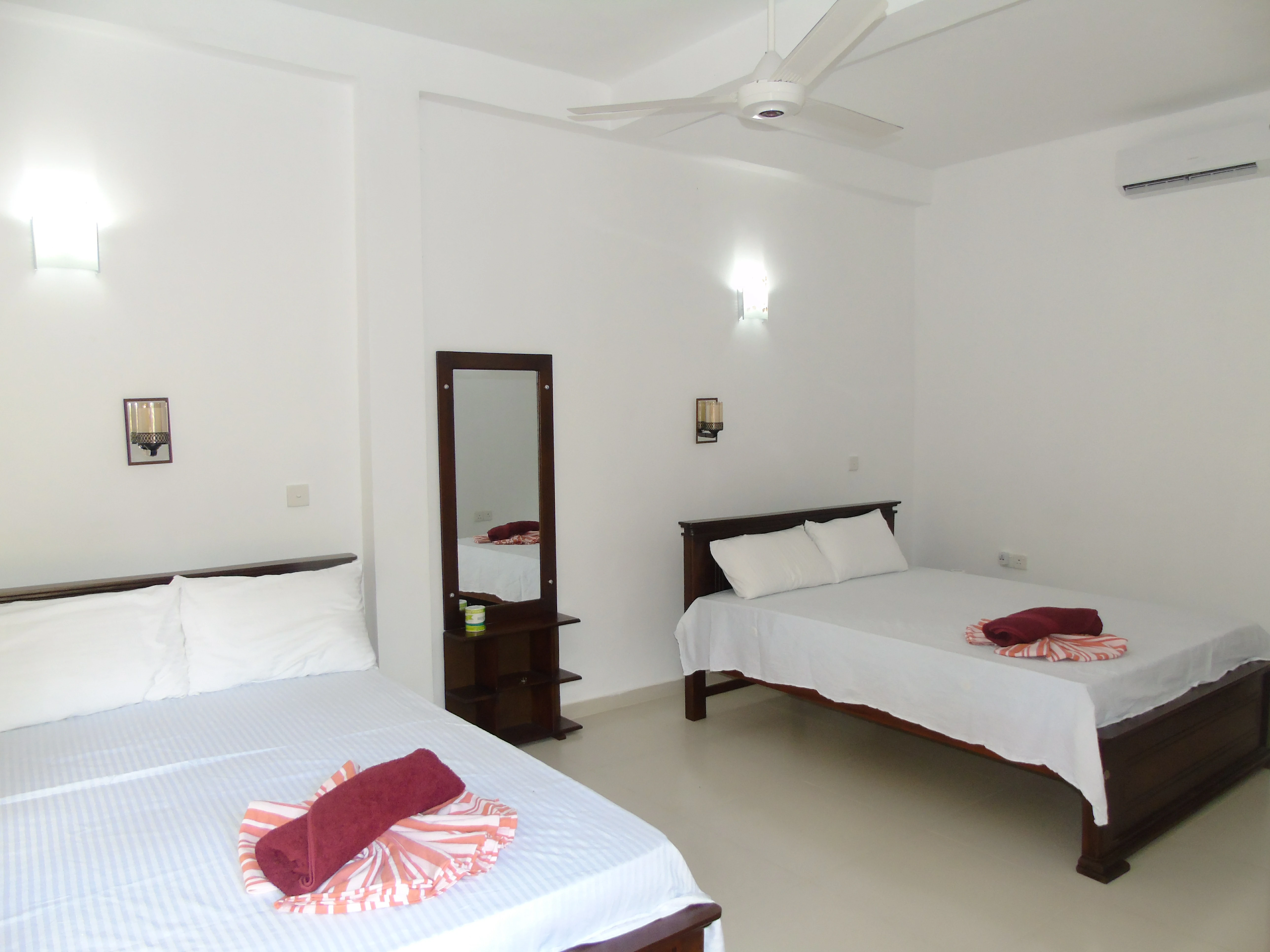 Deluxe-Family-Room-Sinharaja-Tour-Guide