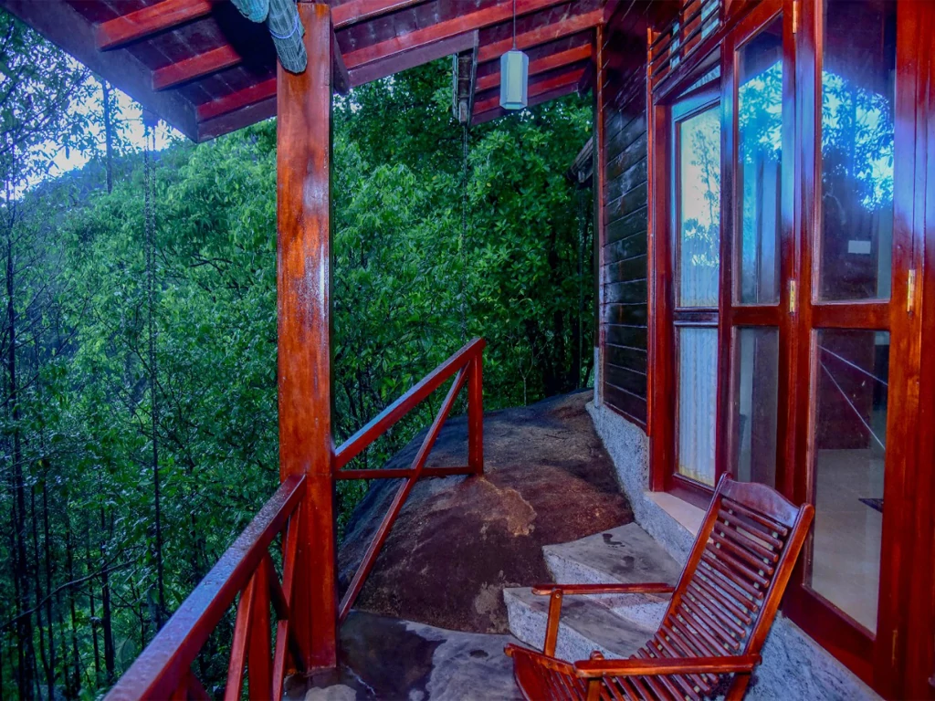 Deluxe-Family-Room-Sinharaja-Tour-Guide